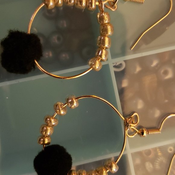 Handmade Earring Looped - Picture 2 of 2